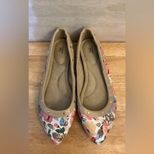 Avon Cushion Walk Floral Flats - Beige and Multicolor
